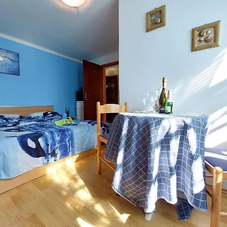 Anchy בית הארחה